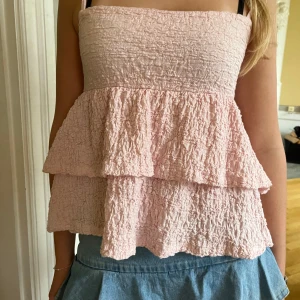 Rosa topp🩷 - Så söt rosa topp från ginatricot💞 säljs pga används inte💓 använd 1 gång💘