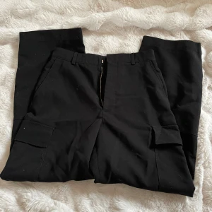 Zara cargobyxor  - Cargobyxor i kostym i fint skick. 