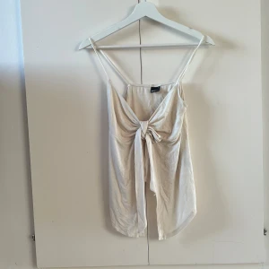 Linne - Linne från Gina tricot, stl S  Köpte den nu i sommar och har använt den 1 gång💗