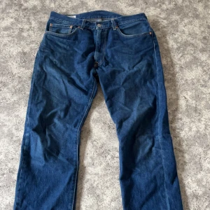 Levi’s 551 Z - Rensar garderoben: säljer dessa schysta mörkblå 551or då som inte används. Skick 9/10 PRISER ÄR INTE HUGGET I STEN!