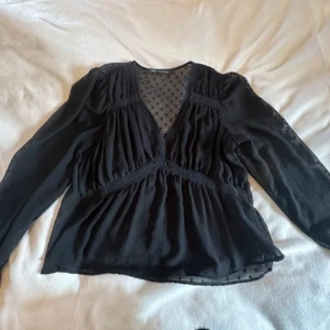 Zara blush  - Hej! Jag säljer mina zara blush i storlek S