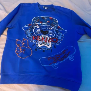 Kenzo lång armad  - Kenzo lång armad jätte bra skick och skön tyg 