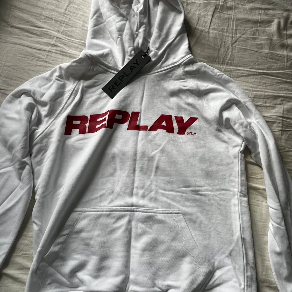 Helt ny replay hoodie, aldrig använd. Storlek 158. Hoodies.