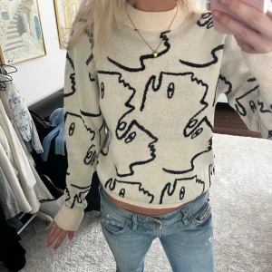 Stickad tröja  - As cool stickad tröja från monki, aldrig använt så som ny !💕
