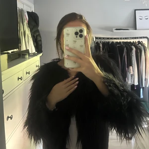 Pälsjacka - Har aldrig använt denna då jag inte kände att det var min stil. Pris kan diskuteras 💖