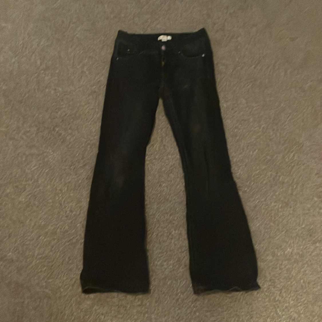 Svarta bootcut jeans från Gina Tricot
