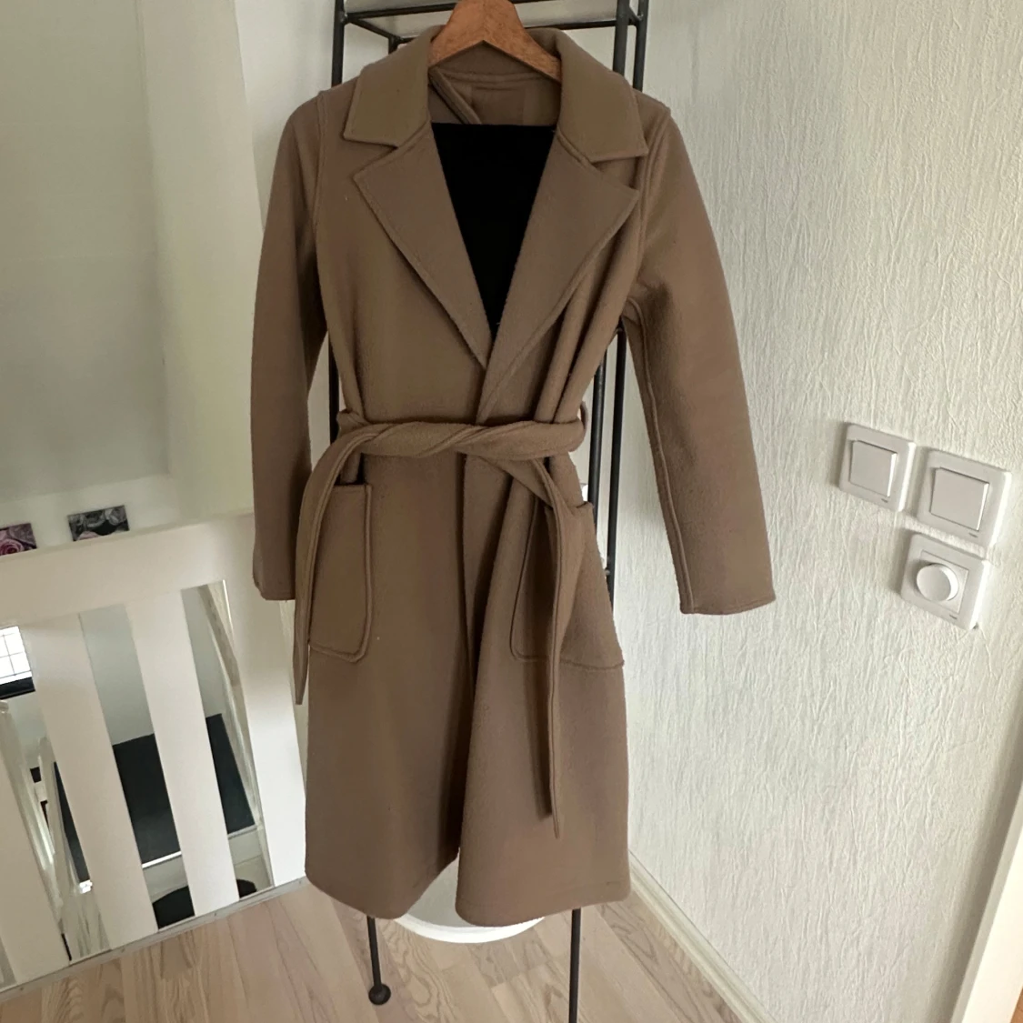 Beige kappa från Amisu