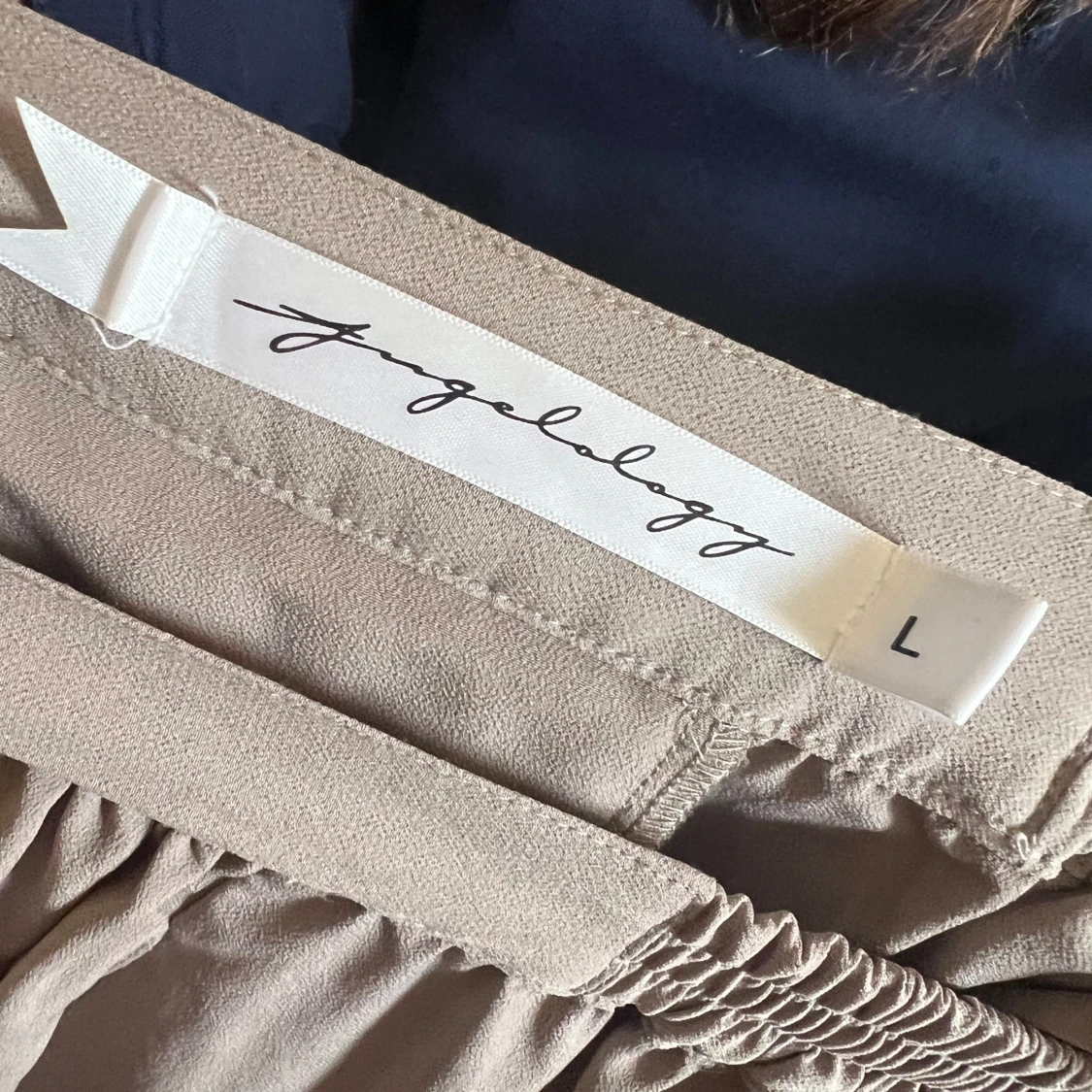 Beige långkjol från Angelology - 2