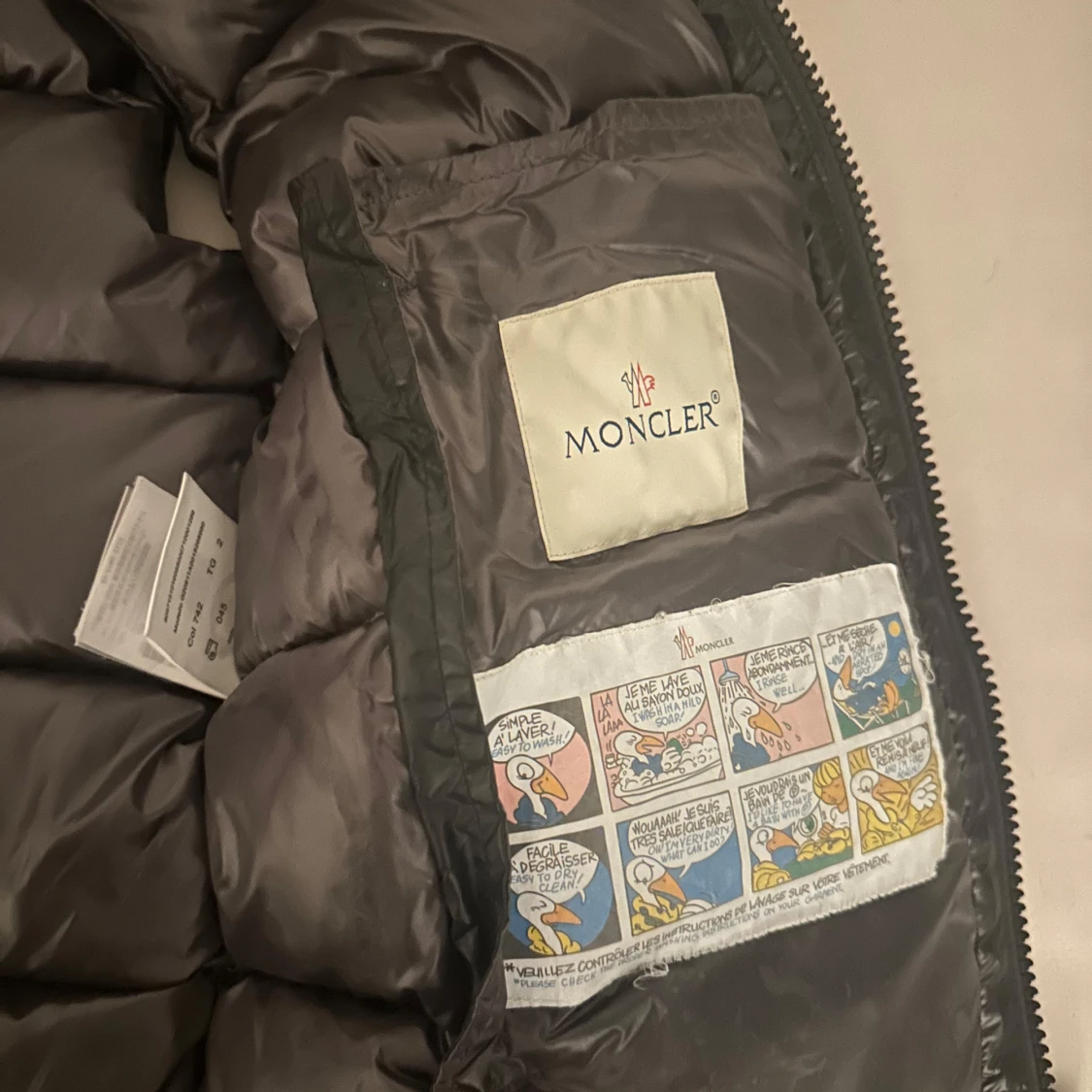 Svart dunväst från Moncler - 3