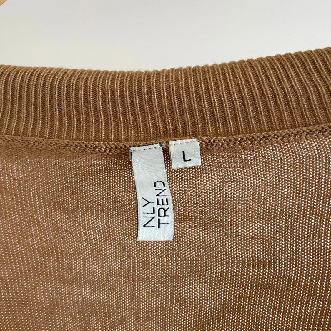 Brun tröja från NLY Trend L oanvänd  - 3