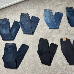 Samling av jeansbyxor - Dondup samt Jack&jones jeans. Köp alla för 2900. Om du skall köpa styck, skriv privat. Hör av dig vid frågor eller funderingar!