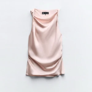 Ljusrosa ärmlös topp från Zara - Topp från Zara. Aldrig använd💕