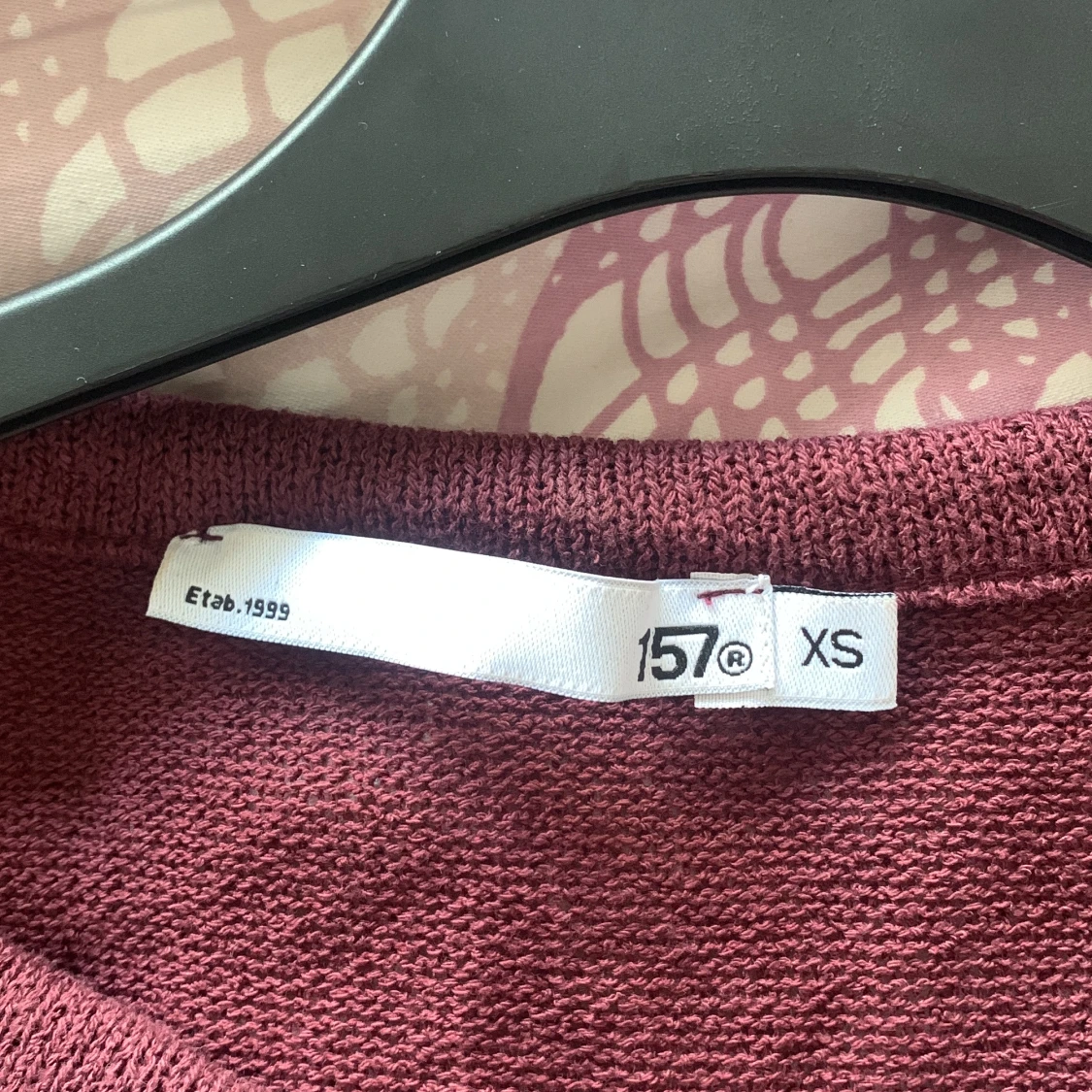 Vinröd tröja från 157 - 2