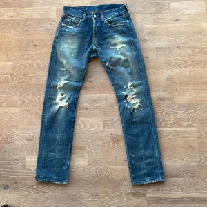 Blå grish byxor från Ralph lauren  - Snygga blå jeans med slitna detaljer från Ralph Lauren. Skriv om ni har funderingar eller bara frågor🤗