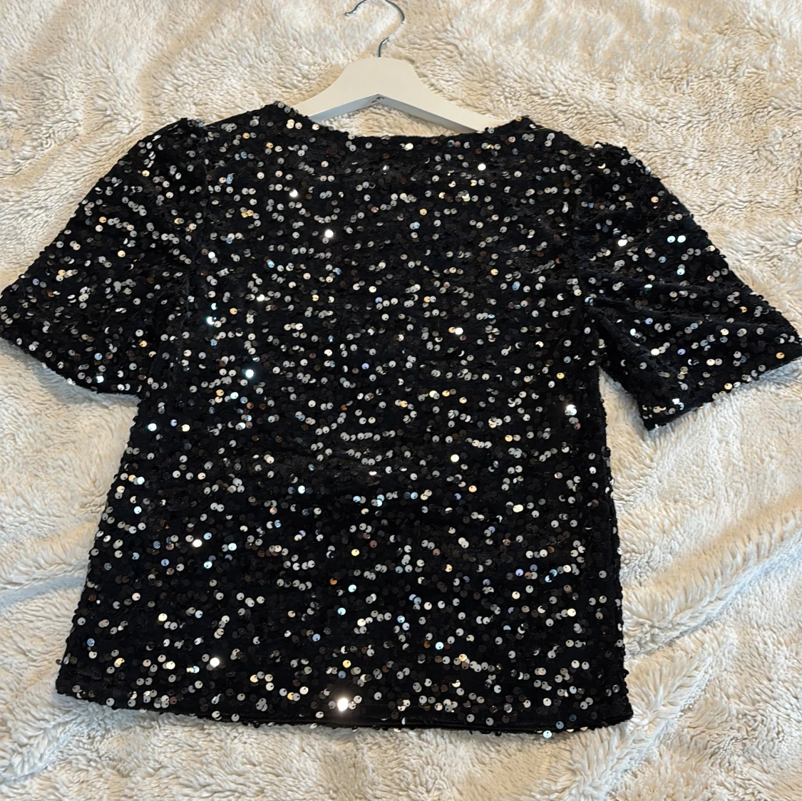 Svart paljettopp - 1