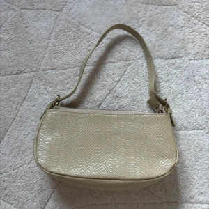 Väska - Grön väska som är fin 