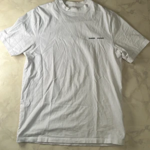 Samsøe Samsøe T-shirt - Vit T shirt ifrån Samsøe Samsøe i storlek Small.