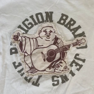 True religion T-shirt  - Rare true religion T-shirt med patchwork logga. Använd, perfekt skick 