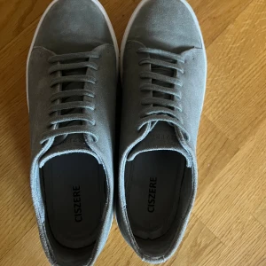 Ciszere skor - Strl 44, bra skick lite slitna men inget man man tänker på, Skriv vid funderingar!