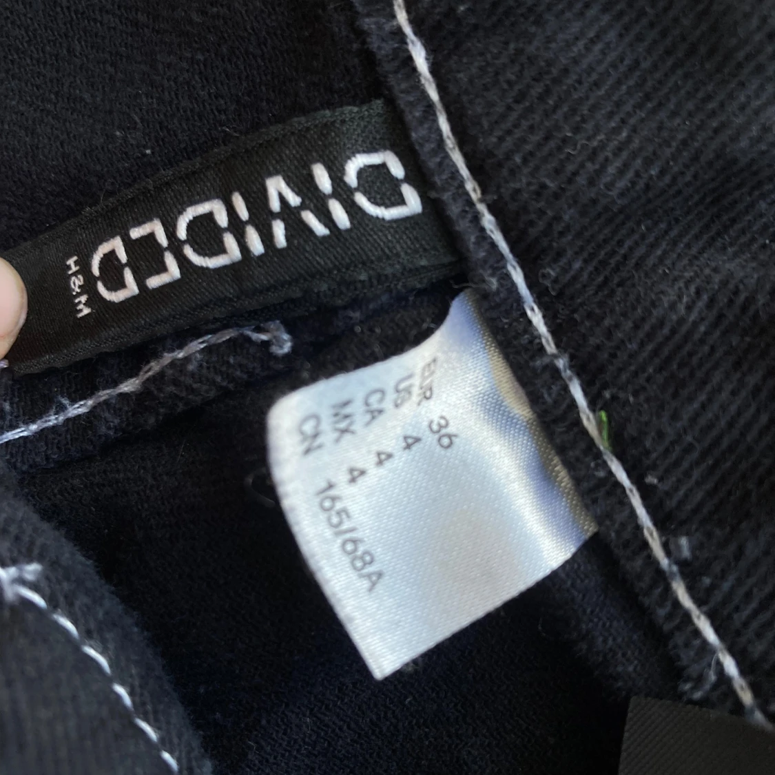 Svarta cargopants från H&M Divided - 91