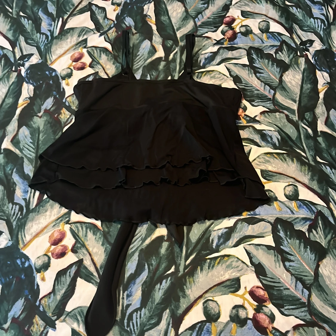  Fint svart volang linne  - 90