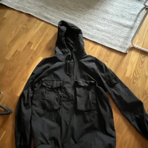 Jacka  - Anständig rätt mycket men fortfarande väldig snygg o fräsch