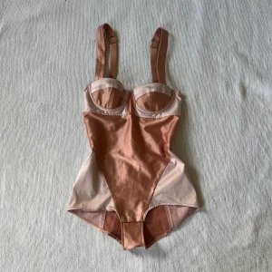 H&M x Sonia Rykiel - body från H&M x Sonia Rykiel ✨ några sömmar har gått upp, därav priset 