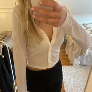 Vit tröja - Så fin till vardags💝