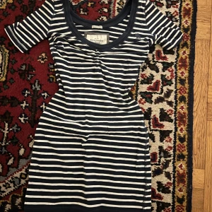 Abercrombie & Fitch mini klänning  - Super söt tajt abercrombie mini dress 