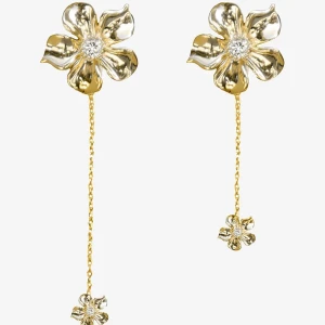 Guldblommiga örhängen med hängande kedja från IOAKU - Superfina guldblommiga örhängen från IOAKU som är använda en gång, därav i superbra skick.🩷