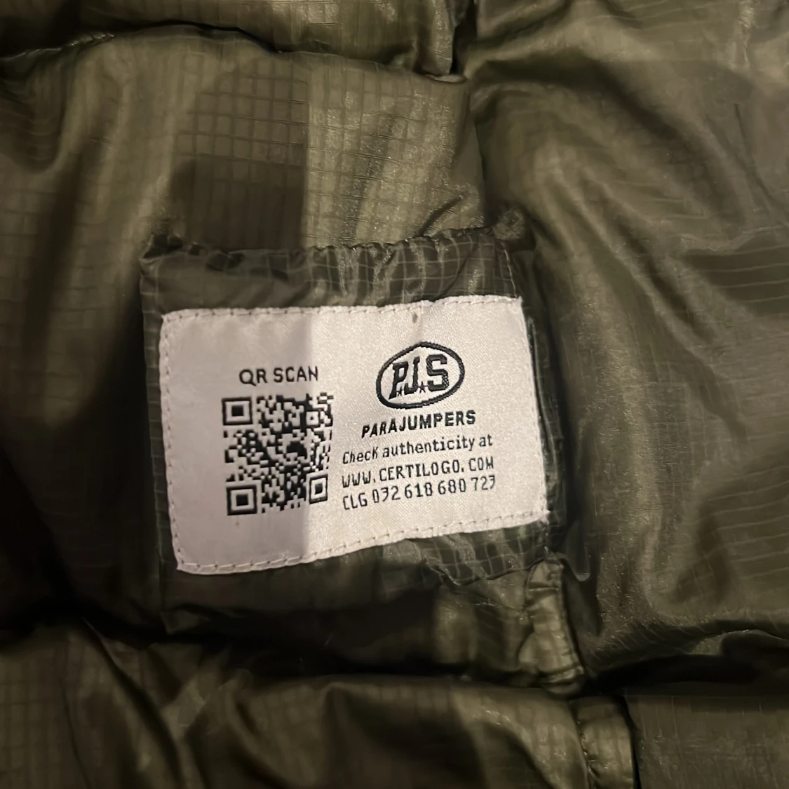 Svart dunjacka från Parajumpers - 92