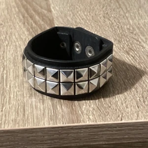 Nitarmband - Snyggt nitarmband 