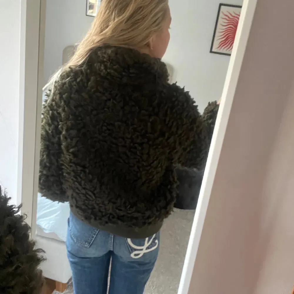 Sååå fin fluffi höst jacka från hm i 34 (oversized)❤️❤️❤️. Jackor.