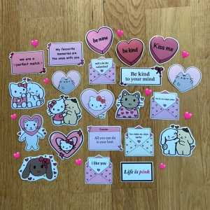 Valentines stickers 💌 - Klistermärken med perfekt Valentines motiv! designade av lovelyhomecraft! 🩷 8 kr/styck eller mängdrabatt! Frakt frimärke (18 kronor) eller köp via köp nu! (Kontakta oss) 