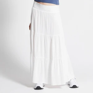 Snygg Vit Maxi Kjol Från Lager 157 - Maxikjol "BELLA" från Lager157 i vit. Fin kjol som passar bra till sommaren, säljer då den inte kommer till användning. Slutsåld i alla storlekar förutom L och XL. Jag är såklart öppen för prisförslag, och ställ gärna frågor om du har några. 💕💕 (använd typ 2 ggr)