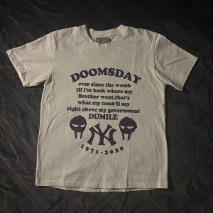 MF Doom Merch - MF Doom Merch i nytt skick. Köpte för ett tag sen men kom aldrig till användning💫