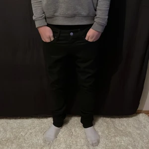 Replay jeans  - Snygga replay jeans, bra skick, inga defekter, nypris runt 1099kr men säljer dom bara för 349kr skicka ett pm om du har några funderingar.