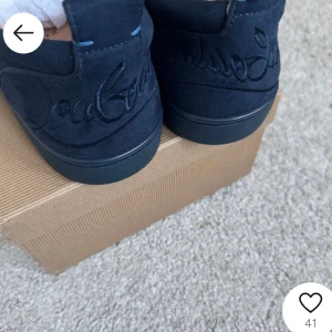 Söker loubs  - Söker loubs är beredd att betala 700-1200 helst utan spikar men det funkar också med spikar hör av er med mig jag också saker jag kan trada dom ska vara i nytt skick