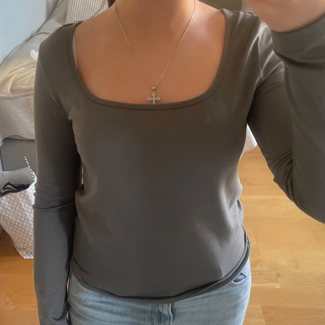 Grå långärmad topp