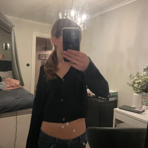 Kofta  - Super fin, är i storlek 150 men jag har vanligtvis XS och den funkar toppen på mig.