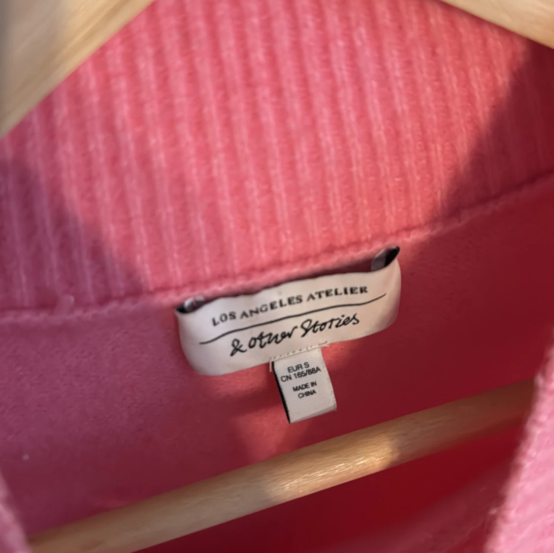 Rosa stickad klänning från & Other Stories - 91