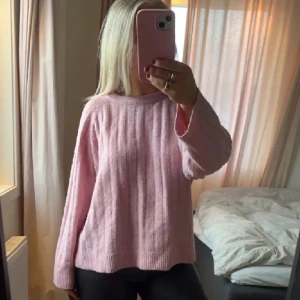 Rosa stickad tröja  - Så fin rosa stickad tröja🩷