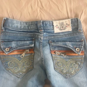 Jeans  - Säljer dessa snygga jeans, gylfen är sönder men går att laga