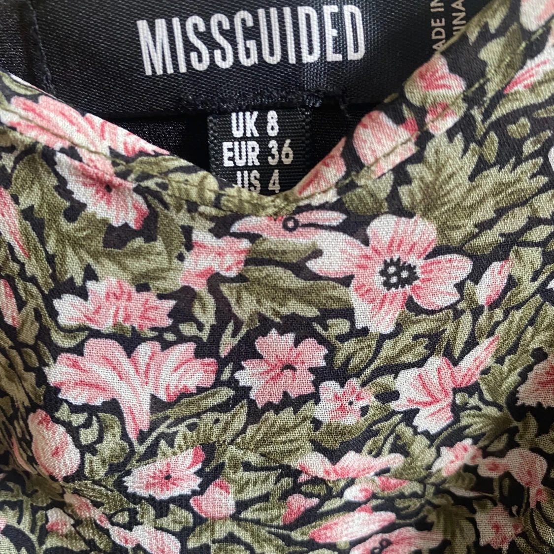 Blommig klänning  - 91