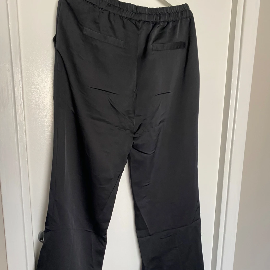 Svarta kostymbyxor - 91