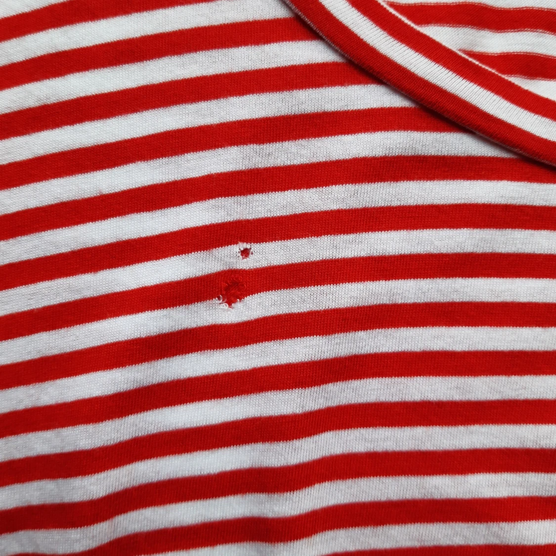 Randig tshirt med knytdetalj - 93