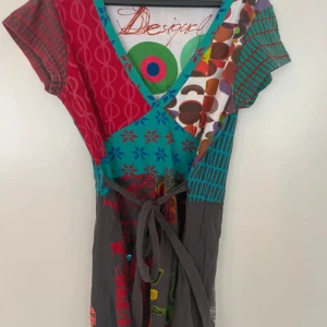 Mönstrad tröja från Desigual - Bra skick storlek L men passar som M 