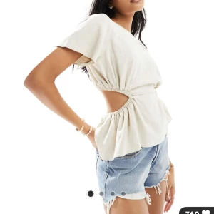 Asos topp  - Jätte fin topp ifrån asos med öppen rygg, passar S-M