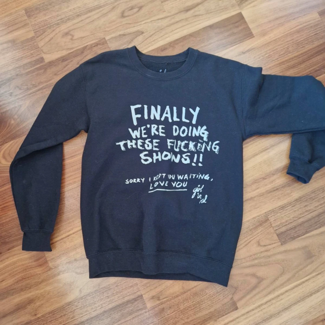 Merch från Girl in Red från hennes konsert i Stockholm 2023