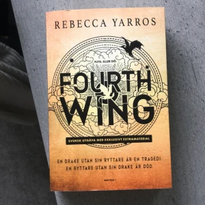 Fourth wing  - Populär tiktok bok på svenska som jag läst ut. Nyskick. 